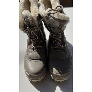 Storm By Cougar Women’s Sz 10 Gray leather Faux Fur Boots Activewear Travel Wear